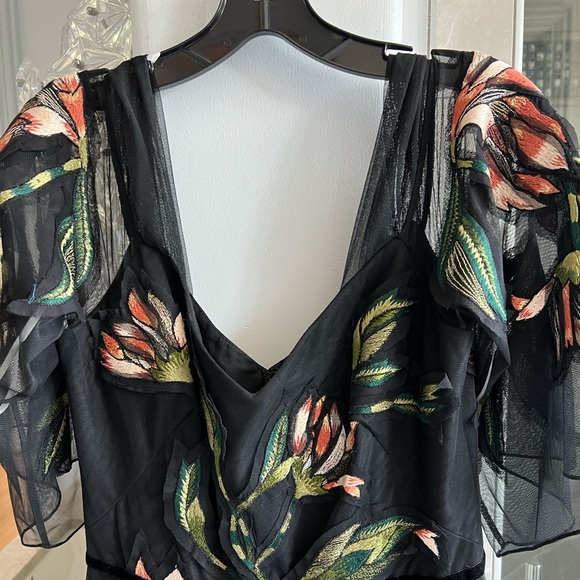 SOLD Marchesa Notte V-Neck Half-Sleeve Floral Embroidered Tulle A-Line Gown - Picture 8 of 12